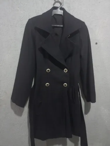 Sobretudo preto veste M e P