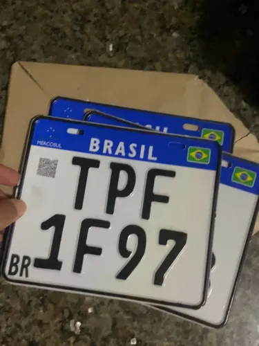 Placas refletivas e Mercosul pra carros e motos