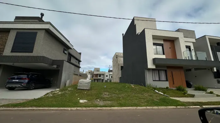 Terreno condomínio vivendas do parque 142m no Santa Cândida