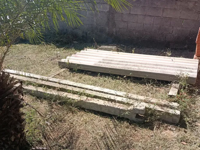 Venda de telhas e postinhos