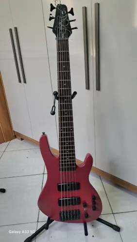 Baixo Washburn 6 cordas