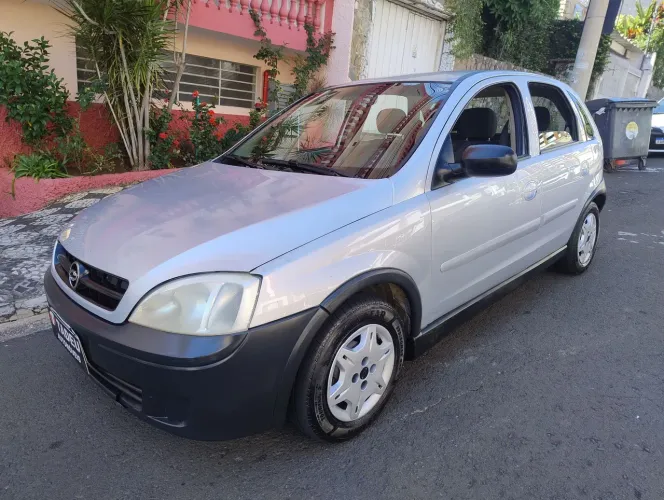Chevrolet Corsa Hatchback 1.0 MPFI 8V 71cv 5P 2002