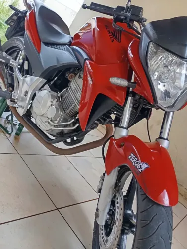 Honda CB 300R 2014. Revisada e pronta para rodar!