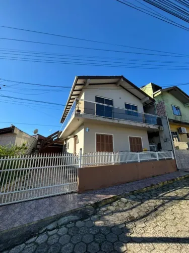 Casa para Venda em Garopaba, Pinguirito, 6 dormitórios, 3 banheiros, 1 vaga