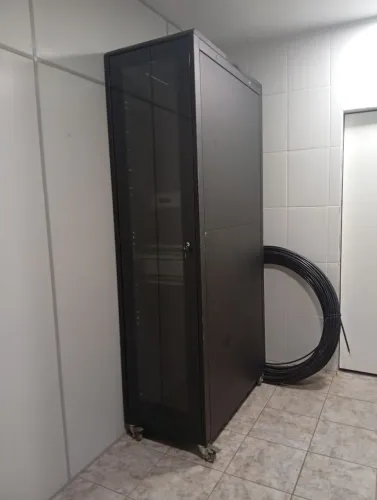 Rack telecom 44us Servidor