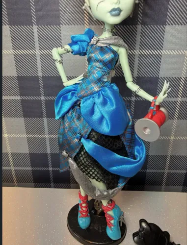 Boneca Monster High Scary Tales Frankie Stein ?Threadarella?