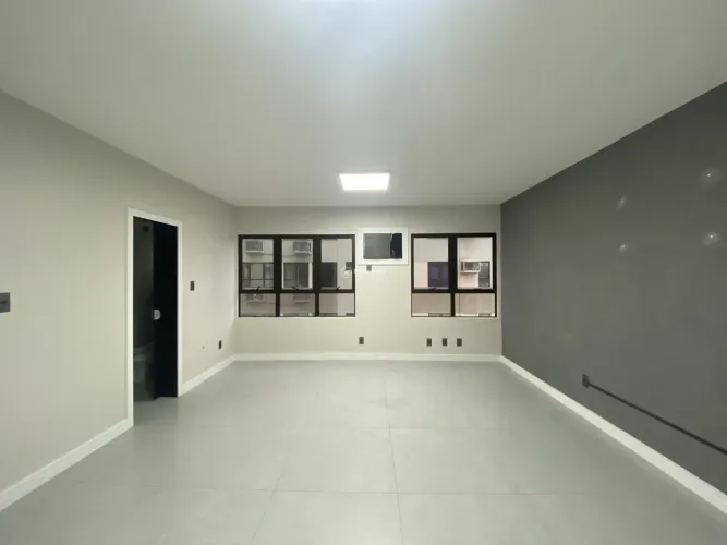 SALA REFORMADA NO TRINDADE CENTER