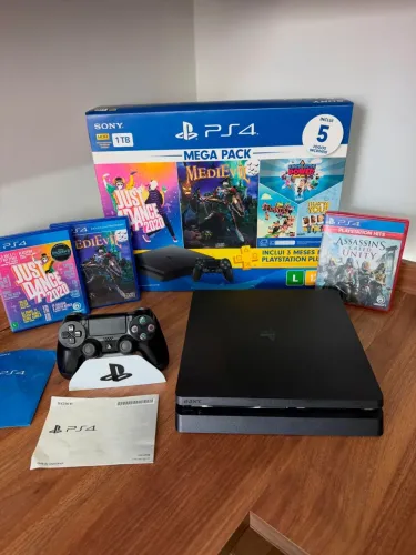 PS4 SLIM 2 TB Desbloquead o, com mais de 50 jogos e SSD externo