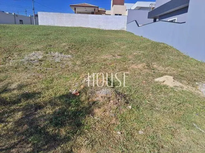 Terreno em Sorocaba, com 300m², à venda em condomínio de alto padrão Residencial Villagio