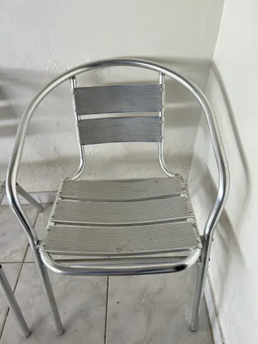 Cadeiras de alumínio 