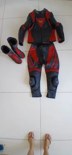 MACACÃO MOTOCICLISTA FEMININO MAIS BOTAS