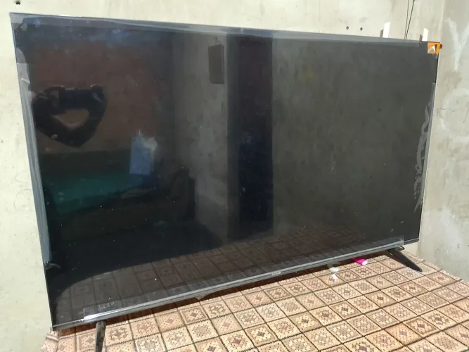 Tv Semp 50Pol UHD 4K