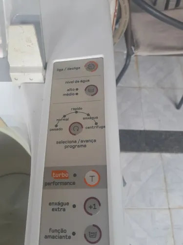 Vendo esta máquina de lavar Brastemp para retida de peças,unico problema o botão de sel fu