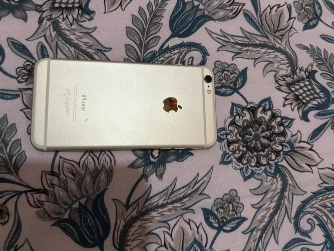 iPhone 6 Plus dourado 