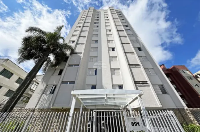 Apartamento 3 Quartos no Último Andar com Vista Livre no Centro de Curitiba | 92,66 m²