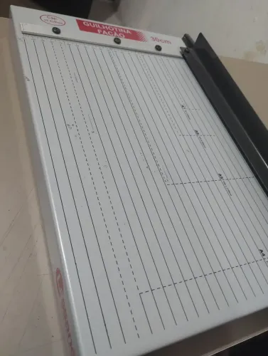 Guilhotina facão manual