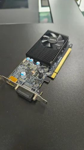 PLACA DE VÍDEO GT 1030 2 GB low profile 