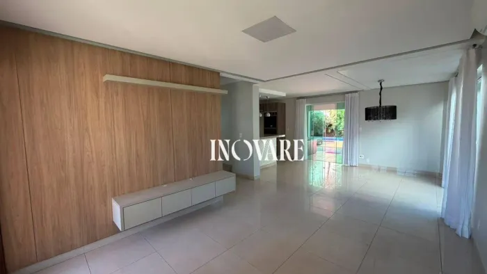 Casa com 3 dormitórios para alugar, 200 m² por R$ 12.300,00/mês - Morada da Colina - Uberl