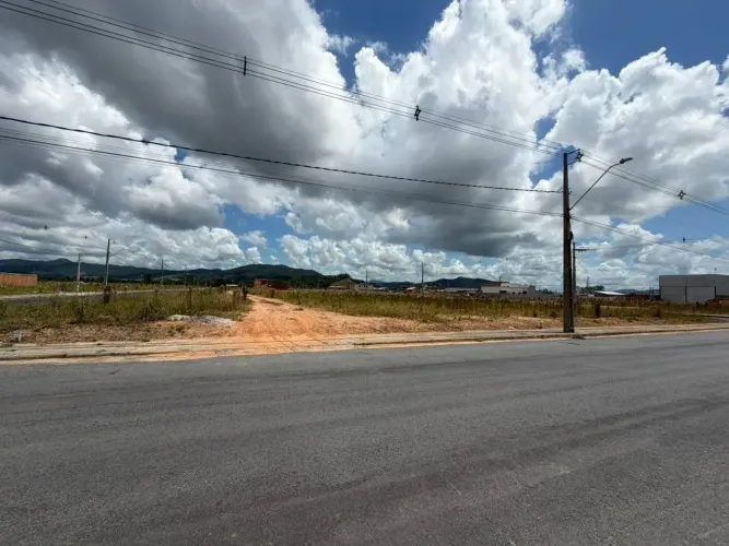 Terreno com área total de 1.940,26 m² em Ilhota