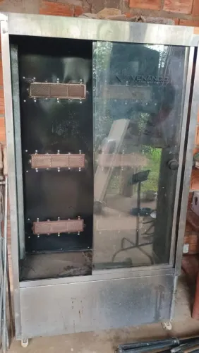 Máquina de assar frango