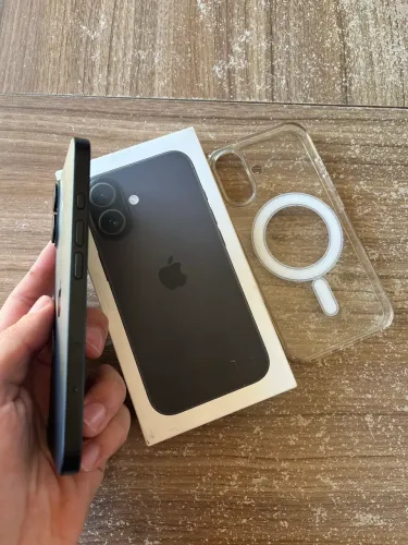 iPhone 16