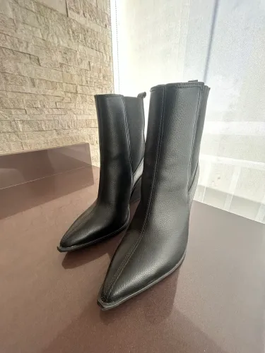 Bota cano médio Vizzano preta