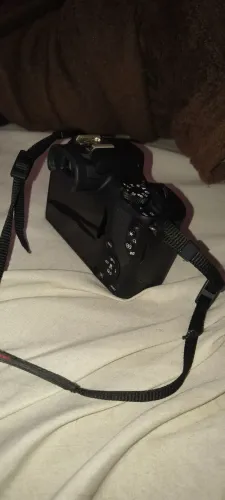 VENDE-SE CÂMERA CANON R100 COM KIT COMPLETO
