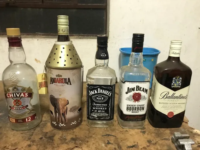 Garafas Decirativas Bebidas Coleção. Unitário por 25 reais / A da Amarula 100 reais