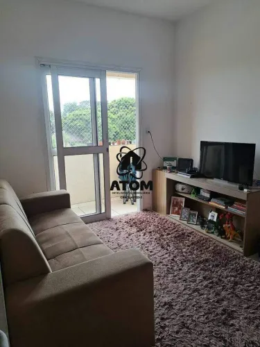 Apartamento com sacada à venda em Taubaté.