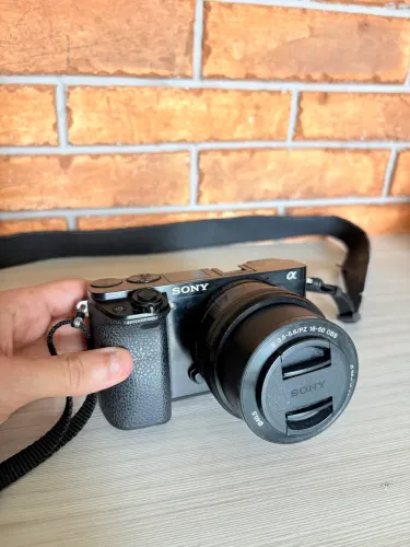 Câmera Mirrorless Sony Alpha a6000 - Kit Completo