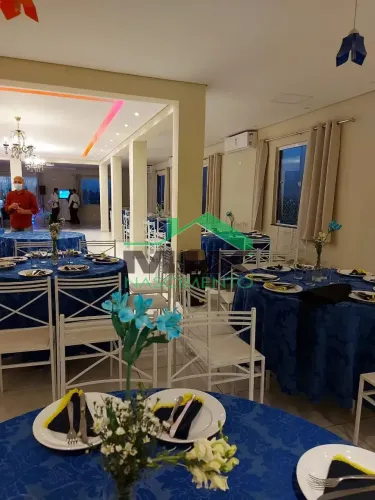 Salão de Festas Completo com 160m², Ar-Condicionado 300 mil BTUs e Estrutura para até 140 