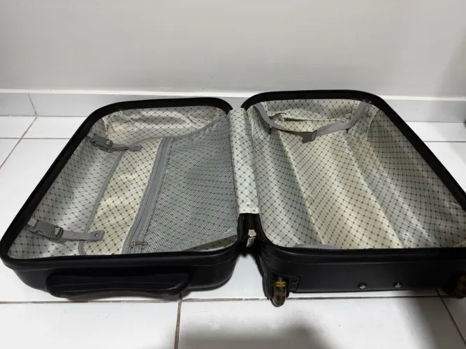 Mala pra viagem média