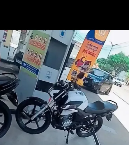 Vendo essa moto no ponto de transferência apenas 9mil km rodados apenas eu de dono