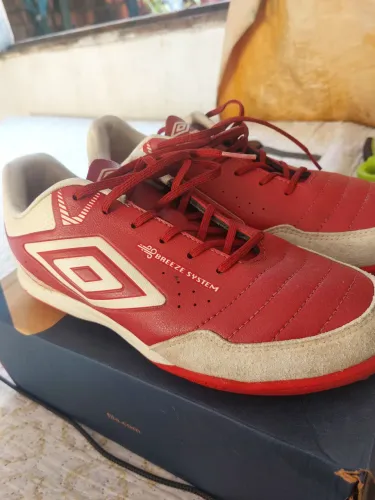 Venco society umbro numeração 42 não deu no meu pé