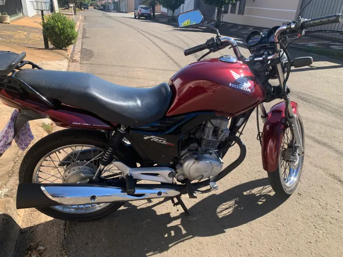 Vendo Fan 150 esdi ano 2012