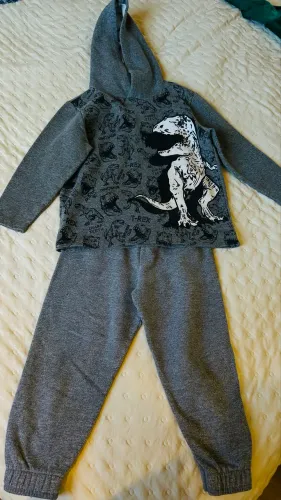 Conjunto moletom TAM  4 anos 