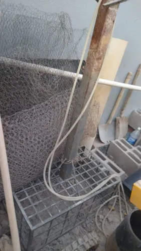 Lixeira de calçada em chapa grossa por 250,00. ( 75 de largura X 45 de profundidade) .