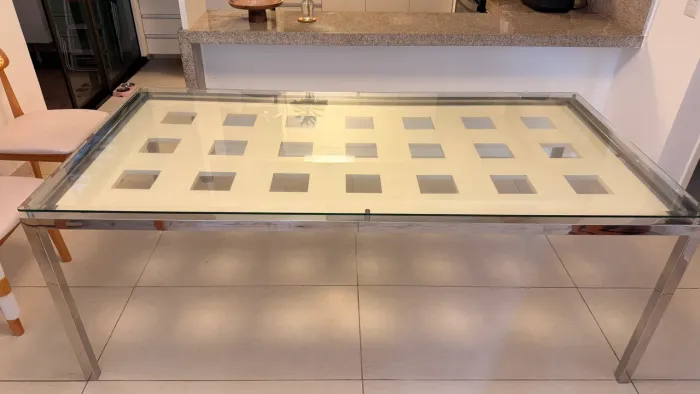 Mesa inox com tampo de vidro - 2m comp. por 1m de larg.