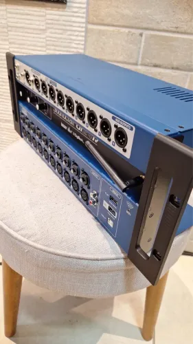 Mesa de Som Digital Ui 24