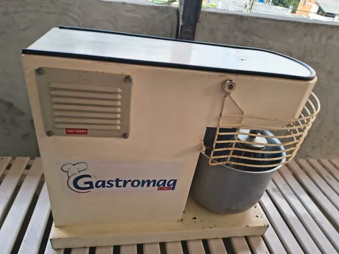 Masseira 12kg para pizza, pães e bolos