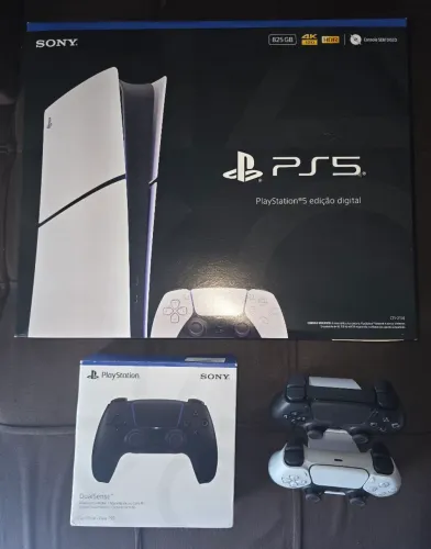 PS5 825gb, estado de novo + 2 controles