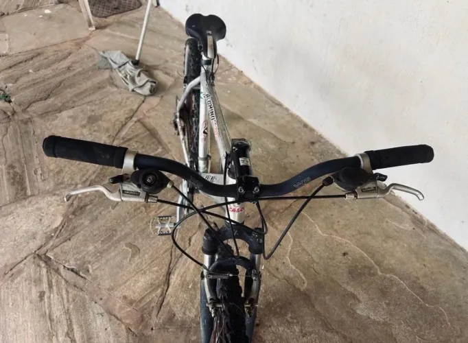 Vendesse bicicleta Caloi aluminum