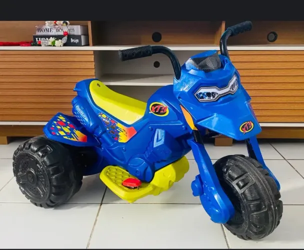Moto elétrica infantil 