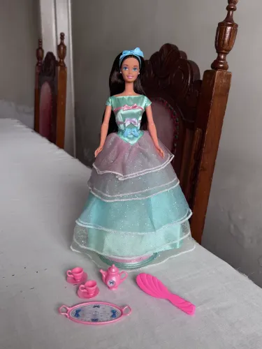 Boneca Barbie 1997 - Spring Tea Party Avon