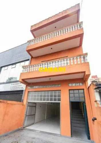 Sobrado à Venda com 4 Dormitórios e 200 m² na Vila Valparaíso Santo andre/SP