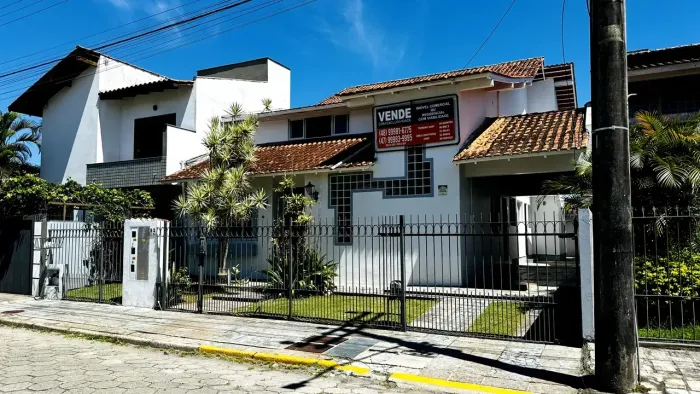 FLORIANÓPOLIS - COMERCIAL E RESIDENCIAL no Elegante BAIRRO SANTA MÔNICA - Santa Catarina