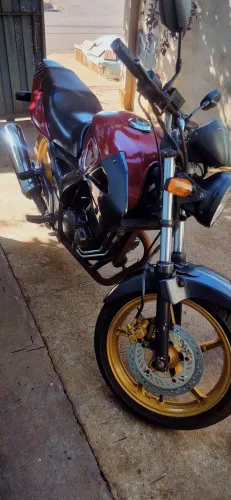 Vendo moto twister cb250 honda