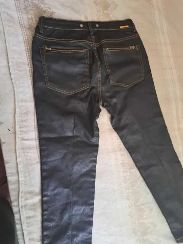Calça de couro animale