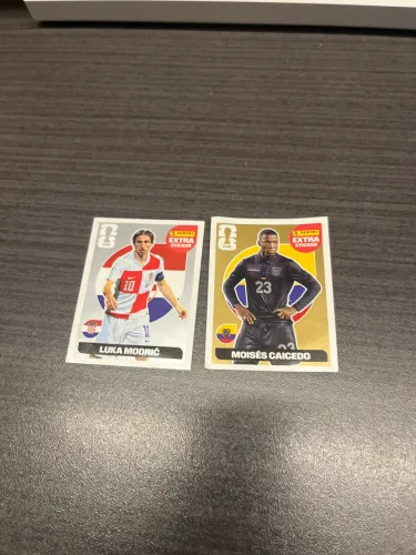 Vendo figurinha legend do Luka modric e do Moisés caicedo