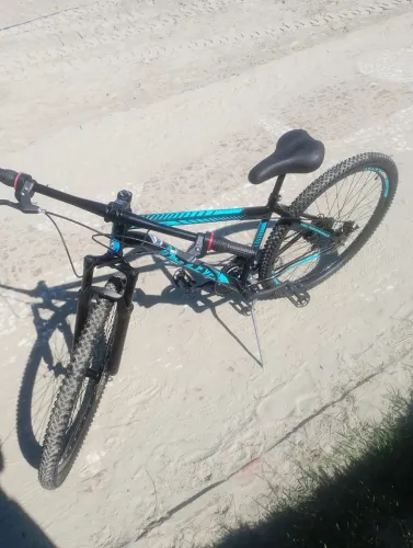 Bicicleta aro 29, semi nova , 18 marchas